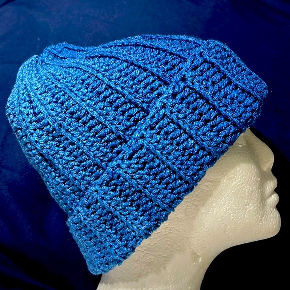 Crochet Hat -Adult - Picture 1 of 4